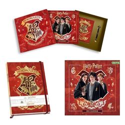 Danilo: Calendario Harry Potter 2024 Set regalo per collezionisti, comprende calendario quadrato grande, agenda formato A5 e penna, Prodotto ... Large Square Calendar, A5 Size Diary and Pen