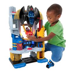 Imaginext DC Super Friends - Super Quartier Generale, playset con luci e suoni alto 60 cm, con personaggi Batman e Superman, Batmoto e tanti accessori inclusi, giocattolo per bambini, 3+ anni, HNW08