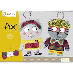 Avenue Mandarine KC022O - Scatola Creativa per bambini Pix Collection – Personaggi punto e croce, Gioco propedeutico al cucito – Kit che include 2 animali da decorare, 2 aghi, 4 fili