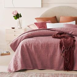 ROOM99 Leila Elegante Sprei in Roze, 170 x 210 cm - Veelzijdige Woondeken als Bedsprei of Banksprei, Quilt Stijl - Ideaal voor Bed en Bank