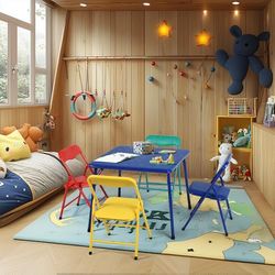FurnitureR Lot de chaises de bureau pliables pour enfant - 4 chaises rembourrées (bleu, vert, rouge, jaune) + 1 table (61 x 61 x 51 cm) avec rembourrage en PVC - Ergonomique, peu encombrante et stable
