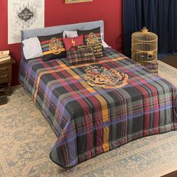 EDREDÓN 250 GR MODELO CLASSIC HOGWARTS PARA CAMA DE 90 (190X270CM.)