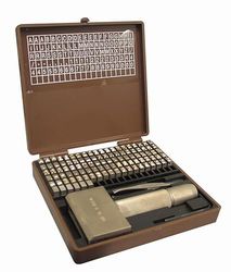 Zarivy Lot de 100 caractères au design ergonomique, typographie claire, idéal pour apprendre et pratiquer l'écriture efficace.