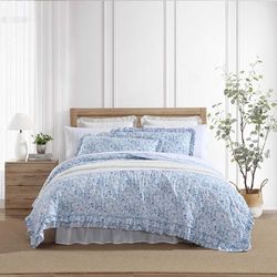 Laura Ashley – påslakanset, supermjuka sängkläder med matchande örngott, avslappnad heminredning (kvartett, veckad blå, drottning)