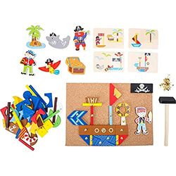 Small Foot 10226-Juego, Base de Corcho con Motivos martillar, a Partir de 6 años Juego de martillos de Madera Piratas, Multicolor, S (10226)