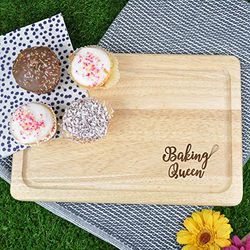 eBuyGB Queen Cake Stand, Serving, Wooden Rectangle Chopping/Cutting Board, Fun Baking Gift, Cooking, Kitchen, Wood