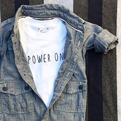 T-shirt Power on unisex per bambini ricamata a mano