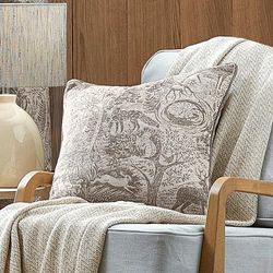 furn. Muebles. Cojín con Relleno Rico en Plumas y Ribetes de Chenilla con Animales de Winter Woods