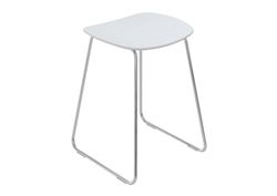 HEWI 950.51.30140 98 Tabouret de Douche, Couleur : Blanc Signal, Structure chromée, Charge maximale : 150 kg, Hauteur d'assise : 480 mm, Largeur d'assise : 370 mm, Tabouret de Salle de Bain