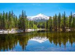 Papermoon Fototapete »YOSEMITE-SEE GEBIRGE BERGE ALPEN SONNE WALD BÄUME«