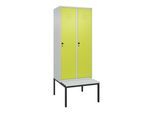 C+P Spind Classic PLUS, Bank, 2 Abteile, 2120x800x815mm, 7035/0024 Verschluss Sicherheits-Drehriegel 4 Garderobenhaken Dekor Banklatten RAL 7035 Lich (0800507-22|S10040)