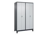 C+P Schwarz-Weiß-Spind Classic PLUS, Füße, 4 Abteile, 1950x1200x500mm, 7016/7035 Verschluss Sicherheits-Drehriegel ; C + P Möbelsysteme (080012-40|S10013)