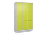 C+P Schließfachschrank Classic PLUS, Sockel, 3 Abteile, 1950x1200x500mm, 7035/00 Innenhöhe Gefach oben (oberes 599 mm Front 1108060 RDS Viridingrün ; (080020-323|S10010)