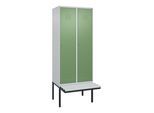 C+P Spind Classic PLUS, Bank, 2 Abteile, 2120x800x815mm, 7035/6011 Verschluss Zylinderschloss 4 Garderobenhaken Trennwand mittig Dekor Banklatten RAL (0800407-22F|S10021)