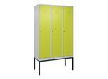 C+P Spind Classic PLUS, Gestell, 3 Abteile, 2120x1200x500mm, 7035/0024 Verschluss Zylinderschloss 4 Garderobenhaken Trennwand mittig ; C + P Möbelsyst (0800307-32F|S10025)