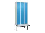 C+P Spind Classic PLUS, Bank, 3 Abteile, 2120x900x815mm, 7035/5012 Verschluss Zylinderschloss 4 Garderobenhaken Trennwand mittig Dekor Banklatten RAL (0800407-30F|S10019)
