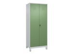 C+P Wäsche-Spind Classic PLUS, Füße, 2 Abteile, 1950x800x500mm, 7035/6011 Verschluss Sicherheits-Drehriegel Trennwand mittig ; C + P Möbelsysteme (080012-22B|S10006)