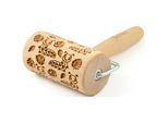 Teigroller FOLKROLL "Raupen", braun (holzfarben), L:16,5cm Ø:5,5cm, Massivholz, Teigroller, Keksteig im Handumdrehen mit Motiv versehen
