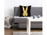 Dekokissen QUEENCE "Ares", schwarz (goldstaub, schwarz, bedruckt), B:40cm L:40cm, Polyester, Dekokissen_Sitzkissen_Kissenhüllen, mit einem Hasen im Weltraum
