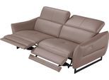 2,5-Sitzer EGOITALIANO "Dafne, elegantes Designsofa mit hohem Sitzkomfort", beige (safari), B:208cm H:97cm T:108cm, Leder »BULL« (echtes Rindsleder). Geschliffenes, pigmentiertes und behandeltes Rindsleder mit einer Dicke von 1, 3-1, 5 mm. Dieses Leder zeigt eine ziemlich weiche Hand mit einem halb undurchsichtigen Aussehen. Es handelt sich um ein geschütztes Leder. Eine leichte Deckschicht schütz
