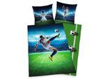 Kinderbettwäsche "Fußballschuss", grün, B/L: 135cm x 200cm, 1 Stk., 1 Stk., Renforcé, B/L: 80cm x 80cm, 2 Stk., Renforcé, Obermaterial: 100% Baumwolle, HERDING YOUNG COLLECTION, Bettwäsche, Kinderbettwäsche, mit einem Fußballspieler