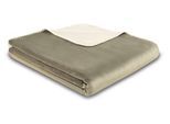 Wohndecke BIEDERLACK "Soft&Cosy", grün (leaf), B:150cm L:200cm, Polyester, Wohndecken, Wohndecke, mit verspieltem Muschelsaum
