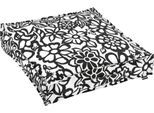 Sitzkissen H.O.C.K. "Paloma", schwarz (schwarz, geblümt), B:50cm H:10cm L:50cm, Polyacryl, Dekokissen_Sitzkissen_Kissenhüllen, Sitzkissen, in Blumen-Optik
