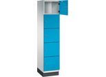 C+P Schließfachschrank Cambio, 1 Abteil, 5 Fächer, mit Sockel, B 400 x T 525 x H 1980 mm, lichtgrau/lichtblau