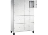C+P Schließfachschrank Cambio, 4 Abteile, 16 Fächer, auf Füßen, B 1200 x T 525 x H 1980 mm, lichtgrau
