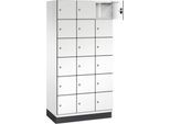 C+P Schließfachschrank Cambio, 3 Abteile, 18 Fächer, mit Sockel, B 900 x T 525 x H 1980 mm, verkehrsweiß/weiß