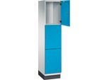C+P Schließfachschrank Cambio, 1 Abteil, 3 Fächer, mit Sockel, B 400 x T 525 x H 1980 mm, lichtgrau/lichtblau
