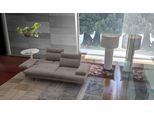 3,5-Sitzer CALIA ITALIA "Toby Wing, 228 cm breit, italienisches Designsofa, Megasofa", grau (sabbia quebec), B:228cm H:90cm T:113cm, Synthetische Faser (100% Polyester), Sofas, 3 5-Sitzer, inkl. Sitztiefenverstellung und Armteilfunktion, Füße in Schwarz matt