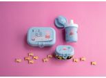 Lunchbox KOZIOL "PEPPA PIG WAVES TO GO", blau (powder blau), B:7,4cm H:23,4cm L:15,4cm, Kunststoff, Lebensmittelaufbewahrungsbehälter, Lunchbox, inkl. Trinkflasche, melaminfrei, CO² neutrale Produktion