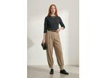 Geklede Broek met Ceintuur en Knopen