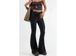 Hochtaillierte Flared-Leg-Hosen mit Gürtel