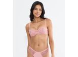 Balconette-BH TRIUMPH "Comfort Allure", Damen, Gr. 90, Cup B, strawberry cream, Microtouch, Obermaterial: 66% Polyamid, 24% Polyester, 10% Elasthan, BHs Balconette-BH, Komfort-Bügel, verzierte Träger, Spitze, weich