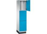 C+P Schliessfachschrank Cambio, 1 Abteil, 3 Fächer, mit Sockel, B 400 x T 525 x H 1980 mm, lichtgrau/lichtblau