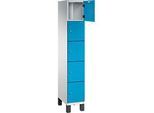 C+P Schliessfachschrank Cambio, 1 Abteil, 5 Fächer, auf Füssen, B 300 x T 525 x H 1980 mm, lichtgrau/lichtblau