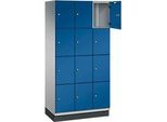 C+P Schliessfachschrank Cambio, 3 Abteile, 12 Fächer, mit Sockel, B 900 x T 525 x H 1980 mm, weissaluminium/enzianblau