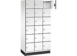C+P Schliessfachschrank Cambio, 3 Abteile, 18 Fächer, mit Sockel, B 900 x T 525 x H 1980 mm, verkehrsweiss/weiss
