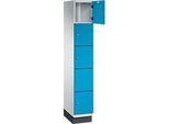 C+P Schliessfachschrank Cambio, 1 Abteil, 5 Fächer, mit Sockel, B 300 x T 525 x H 1980 mm, lichtgrau/lichtblau