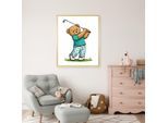 Bild mit Rahmen QUEENCE "Teddy Bär auf Golfplatz", farbe rahmen: beige, farbe bild(er): türkis, B:30cm H:40cm T:1,5cm, Acrylglas, Holzrahmen, Bilder, Bild mit Rahmen, HD Premium Poster-Druck inkl. Echtholzrahmen in beige