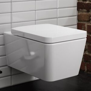 Hansgrohe EluPura Q Wand WC Set 540 spülrandlos mit WC-Sitz und HygieneEffect, Badkeramik, weiß