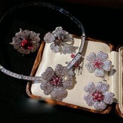 NONE 2023 Damen-Halskette mit Papalacha-Blumen-Edelsteinen, vergoldet mit 18 Karat Pfirsich-Zirkon-Ring