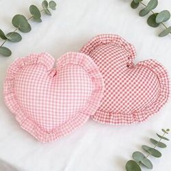 NONE BUYNOW 1PC Plaid Cloth Cushion Ruffle Heart Love Romantic Pillow For Sofa Bedroom Living Room Home Decor Pillow With Filling