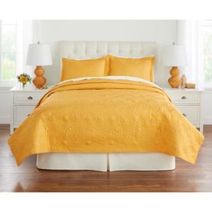 Sunflower Quilt Set by BrylaneHome in Gold (Size FL/QUE)