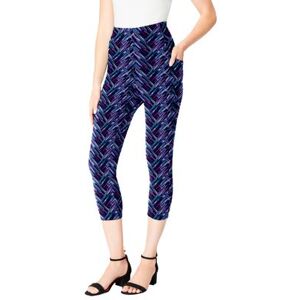 Plus Size Women's Side-Pocket Essential Capri Legging by Roaman's in Navy Herringbone Texture (Size 26/28)