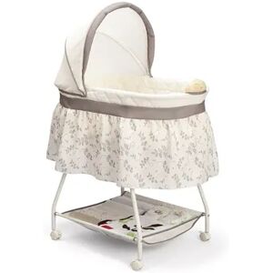 Delta Children Deluxe Sweet Beginnings Bassinet, Green