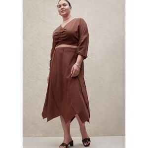 Plus Size Women's Seam Detail Skirt by ELOQUII in Potting Soil (Size 22)