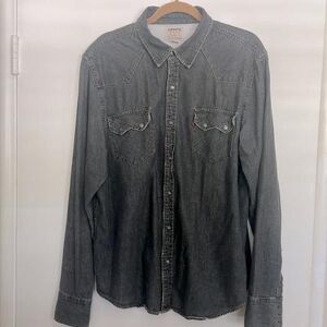 Levi's Barstow Western Vintage Levi’s Denim Shirt Color: Black/Gray Size: Xl